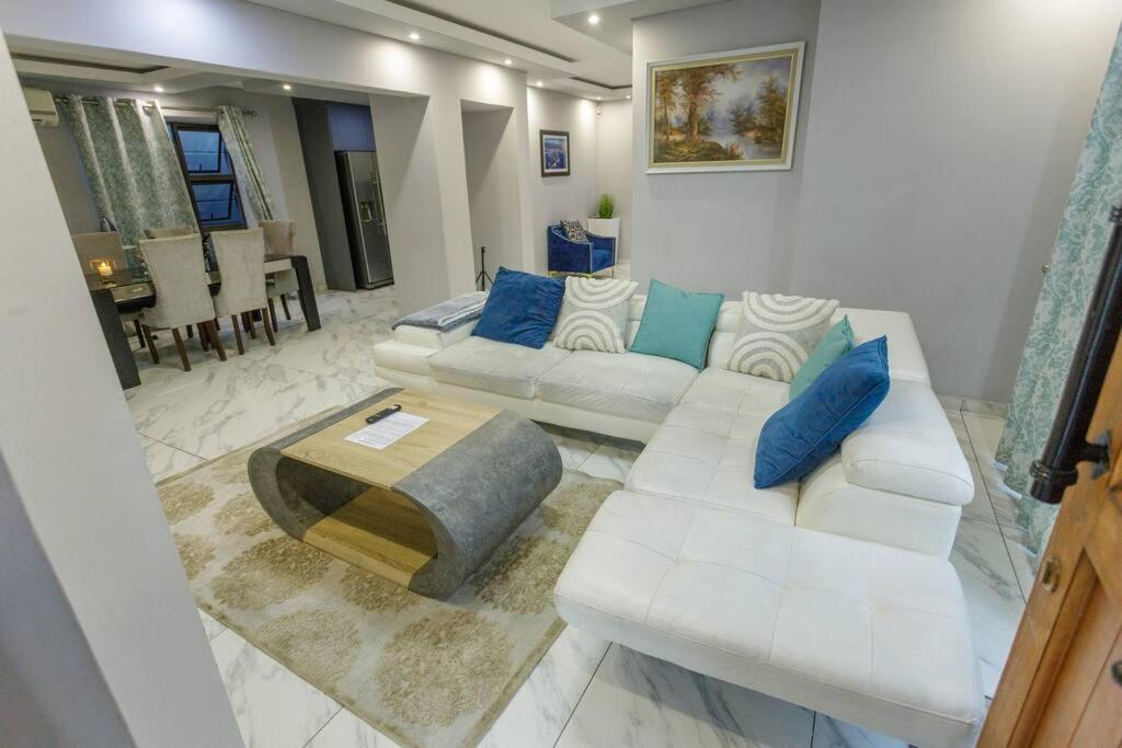 Cozier Glitz Villa เคปทาวน์ ภายนอก รูปภาพ